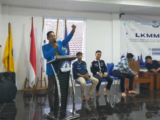 Ketua DPD KNPI Pandeglang Berikan Pemaparan Kepemimpinan di Kegiatan LKMM BEM STIA Banten