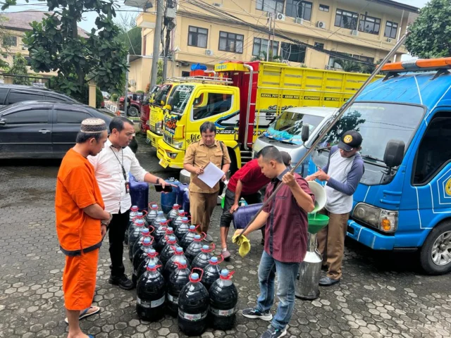 Dirkirmsus Polda Banten Berhasil Menggagalkan Penimbunan BBM Jenis Pertalite Sebanyak 1,35 Ton Dan 15 Liter Derigen