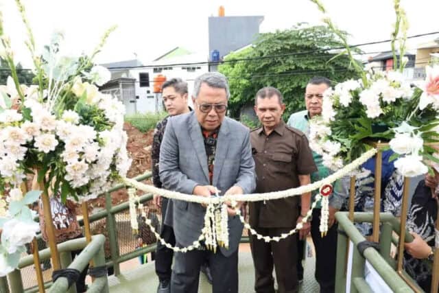 Atasi Banjir, Wali Kota Tangsel Resmikan Pembangunan Turap Kali Puri Bintaro Indah