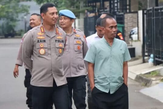 Begini Gaya Kapolres Metro Tangerang Kota Jadi Polisi RW 16 Cipete Begini Gaya Kapolres Metro Tangerang Kota Jadi Polisi RW 16 Cipete