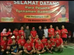 Buka Lomba Badminton PDI Perjuangan Cup di Teluknaga, Irvansyah ajak Masyarakat Berpolitik Riang Gembira Buka Lomba Badminton PDI Perjuangan Cup di Teluknaga, Irvansyah ajak Masyarakat Berpolitik Riang Gembira