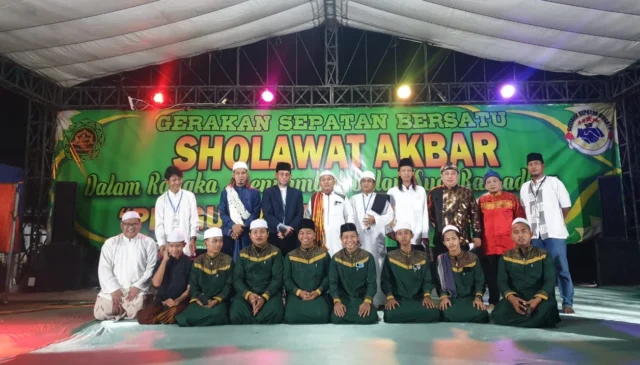 Islamiyyah Aziz menggelar Sholawat Akbar dalam rangka menyambut bulan suci Ramadhan, Foto Pelitabanten.com (dok)