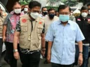 Jusuf Kalla Datangi Lokasi Pengungsi Kebakaran Depo Pertamina Plumpang
