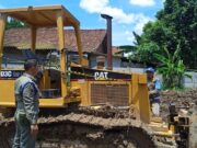 Satpol PP Kabupaten Tangerang Hentikan Pengurukan Tanah Segel 2 Alat Berat dan 10 Unit Truk