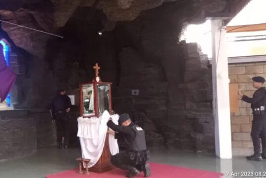Tim Jibom Sterilisasi Sejumlah Gereja di Kota Tangerang, Pastikan Paskah Aman Tim Jibom Sterilisasi Sejumlah Gereja di Kota Tangerang, Pastikan Paskah Aman