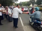 Ramadan Kareem, Disnaker Kota Tangerang Gandeng FK-PT Bagikan Ratusan Takjil
