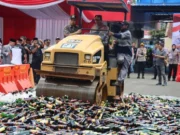 16.242 Miras dan 5.450 Butir Obat Obatan Terlarang Dimusnahkan Polres Metro Tangerang Kota