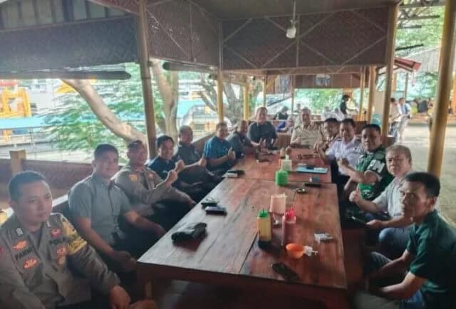 Polsek KSKP Merak, Membangun Sinergitas TNI - Polri Jumat Curhat