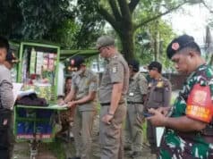 Satpol PP Jaring Puluhan PKL di Kawasan Puspemkab Tangerang Satpol PP Jaring Puluhan PKL di Kawasan Puspemkab Tangerang