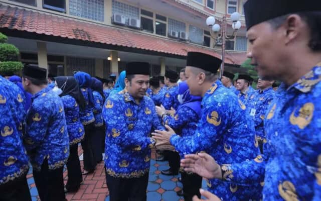 Halalbihalal Pegawai Pemkot Tangerang Pada Apel HUT Otda dan Hardiknas