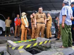Tinjau Genangan di Jalan Raya Ceger, Pilar: Bulan Ini Dilakukan Perbaikan Fisik Tinjau Genangan di Jalan Raya Ceger, Pilar: Bulan Ini Dilakukan Perbaikan Fisik