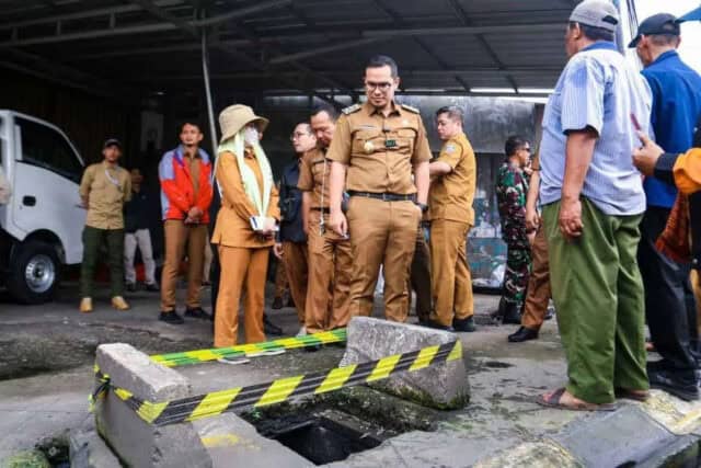 Tinjau Genangan di Jalan Raya Ceger, Pilar: Bulan Ini Dilakukan Perbaikan Fisik
