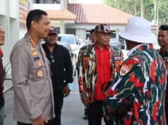 Polisi Lakukan Pengamanan Praperadilan Tersangka Pemalsu Surat Tanah Sutrisno Lukito Polisi Lakukan Pengamanan Praperadilan Tersangka Pemalsu Tanah Sutrisno Lukito