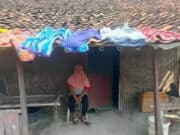 Miris! Tinggal di Rumah Berdinding Bilik, Warga Pakuhaji Ini Tak Pernah dapat Bantuan Pemerintah