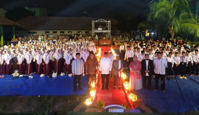 Sekda Membuka Pagelaran Seni Akbar Pondok Pesantren EI Huda Sukabakti