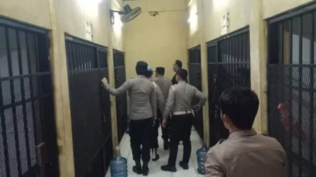 Piket SPKT Melaksanakan Pengecekan Tahanan di Rutan Polresta Tangerang, Foto. (Istimewa)