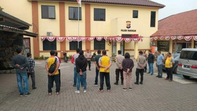 Anggota Polsek Panongan Polresta Tangerang Polda Banten melakukan Apel pagi di halaman Polsek Panongan, Foto. (Istimewa)