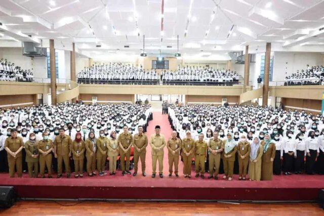 Lantik 1.104 PPPK Tenaga Kesehatan, Benyamin: Patuhi Aturan, dan Jaga Etika