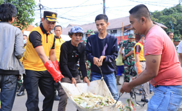 Polres Metro Tangerang Kota Gagas Bersih-bersih Pasar Anyar