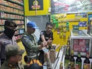 Satpol PP) Kabupaten Tangerang melaksanakan tempat usaha Depot Jamu di lima kecamatan, Foto. (Istimewa)
