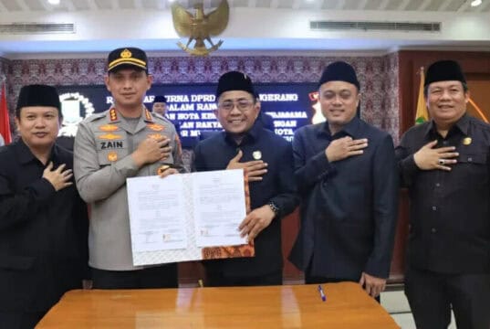 DPRD Kota Tangerang Sepakati Kerjasama dengan Polres Metro Tangerang Kota DPRD Kota Tangerang Sepakati Kerjasama dengan Polres Metro Tangerang Kota