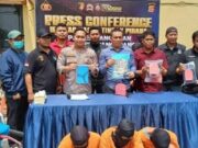 Kapolsek Panongan Iptu Hotma P.A Manurung dan, anggota Reksrim yang di pimpin Kanit Reskrim Polsek Panongan IPDA Irruandy Aritonang. Saat melakukan konferensi pers, Foto. (Istimewa)