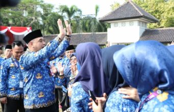 Bupati Tangerang Ahmed Zaki Iskandar hari Terakhir dalam jabatan nya berlangsung khidmat dan penuh rasa haru, Foto. (Istimewa)