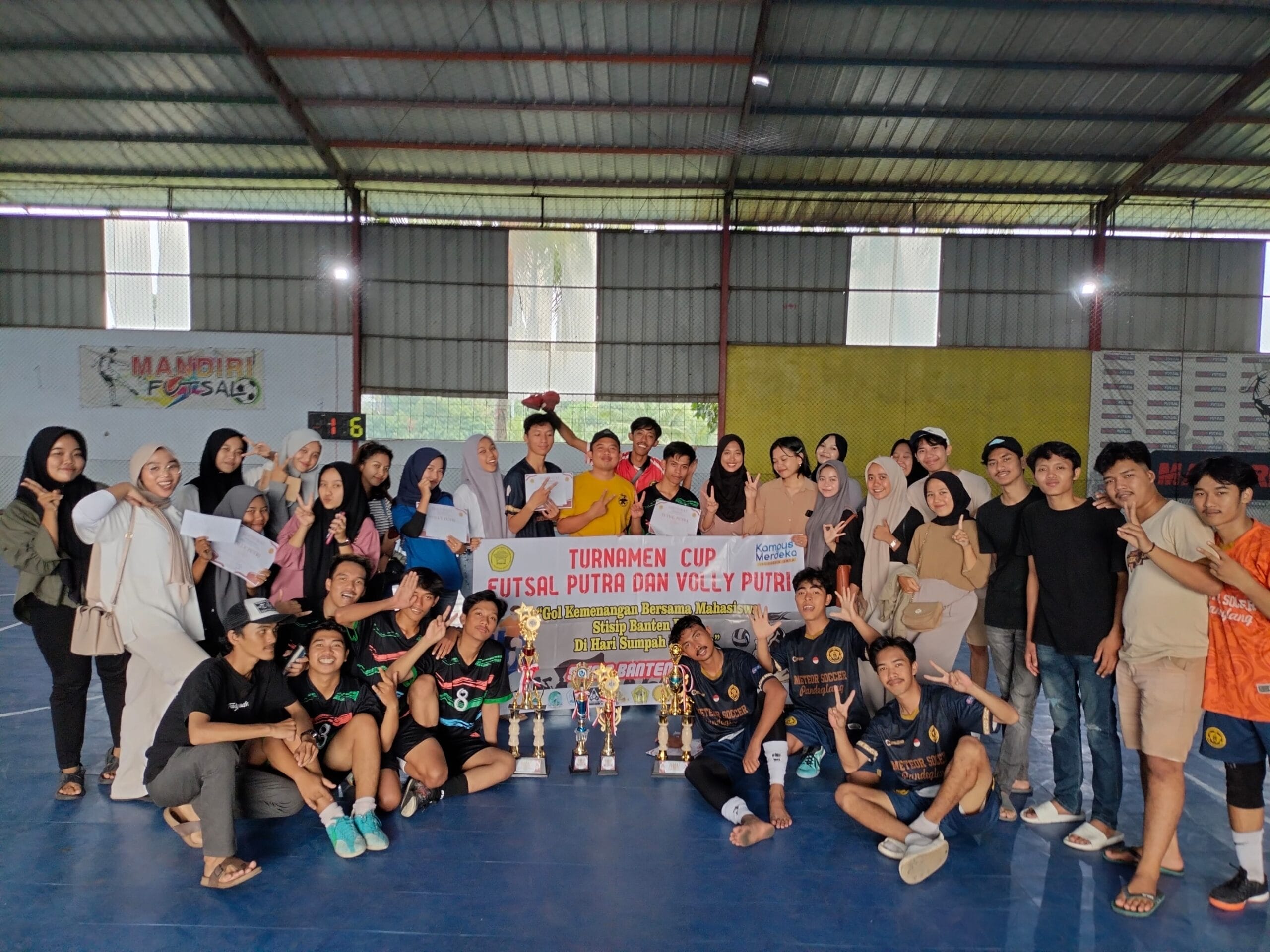 Lembaga IKAMORA STISIP Banten Raya, saat event Futsal Putra dan Volly Putri, pada Sabtu (29/10/2023).