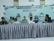 Kabag Kemahasiswaan STISIP Banten Raya, Mohamad Iyos Rosyid saat memaparkan dan mensosialisasikan kampus STISIP Banten Raya di wilayah Kecamatan Cibadak, Kabupaten Lebak, pada Jum'at 06/10/2023.