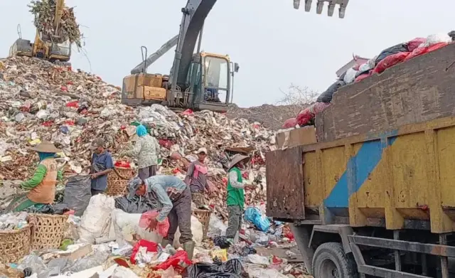 34,8 Hektare TPA Rawa Kucing 80 Persen Terbakar, Masyarakat Diminta Kurangi Sampah 34,8 Hektare TPA Rawa Kucing 80 Persen Terbakar, Masyarakat Diminta Kurangi Sampah