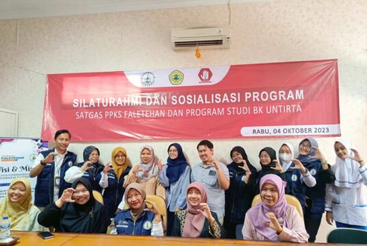 BAHAS PENCEGAHAN KEKERASAN SEKSUAL, SATGAS PPKS UNIVERSITAS FALETEHAN MENERIMA KUNJUNGAN PRODI BK UNTIRTA SATGAS PPKS Universitas Faletehan dan Program Studi Bimbingan Konseling Untirta Foto Bersama Usai Acara