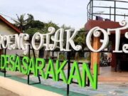 Kios Inovasi Desa (UMKM) berbentuk kapal pesiar yang di beri nama Kampoeng Otak-Otak Desa Sarakan, Foto. (Istimewa)