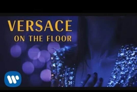 Lirik Lagu Versace On The Floor dan Terjemahan - Bruno Mars