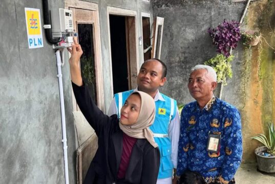 2.587 keluarga kurang mampu di seluruh Indonesia telah menikmati penyambungan listrik gratis melalui program ‘Light Up the Dream’ PT PLN, Foto, (Istimewa)