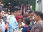 Kampanye Gibran di Poris Gaga Kota Tangerang Tebar Susu dan Buku ke Warga