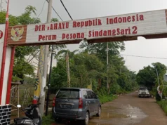 Gapura perumahan pesona sindang sari 2,kelurahan sindang sari kecamatan pasar kemis kabupaten tangerang, Foto. Pelitabanten.com (Ist)