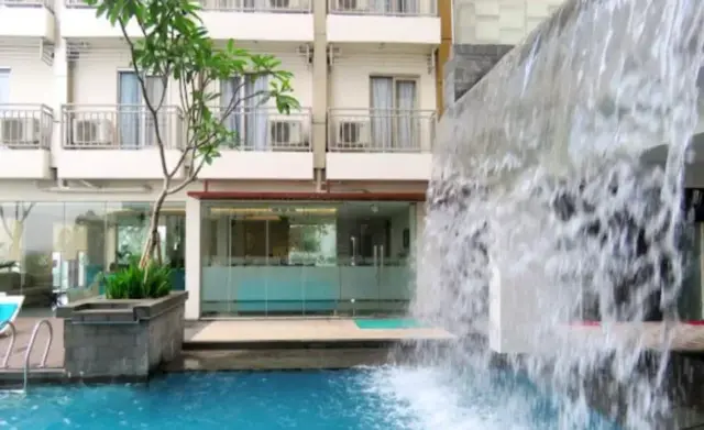 Golden Tulip Esensial Tangerang Tawarkan D'Nineties Pool Party di Malam Tahun Baru 2024 Golden Tulip Esensial Tangerang Tawarkan D'Nineties Pool Party di Malam Tahun Baru 2024