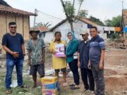 Pemerintah Desa dan kecamatan rajeg tinjau lokasi rumah nenek asmani sa'at memberikan bantuan, Photo: (Istimewa)