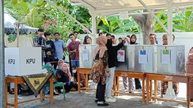Pemungutan suara di TPS simulasi di Halaman Kantor Kecamatan Mauk, Kabupaten Tangerang,Foto.(Istimewa)