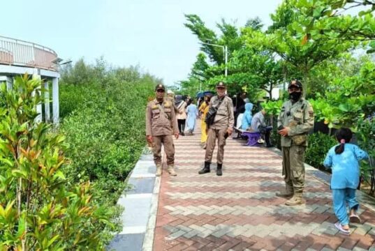 Satpol PP Siaga di Tempat Rekreasi Saat Libur Tahun Baru 2024 Satuan Polisi Pamong Praja satpol PP Kabupaten Tangerang, Photo:(Istimewa)