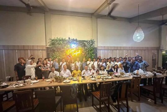 Saat foto bersama PT Arya lingga manik bersama seluruh karyawan dan marketing panorama bali residence, Greens House Serpong,