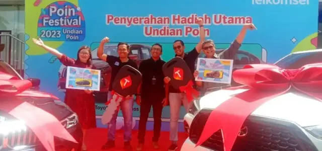 Menang Undian Poin Festival 2023, Ibu Rumah Tangga Bawa Pulang Mobil Mewah BMW Menang Undian Poin Festival 2023, Ibu Rumah Tangga Bawa Pulang Mobil Mewah BMW