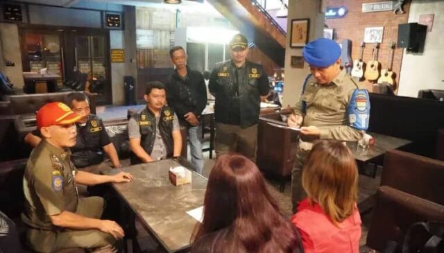 Satpol PP Kabupaten Tangerang menggelar sosialisasi Surat Edaran Nomor 2 Tahun 2024 tentang Tentang Jam Operasional Rumah Makan, Restoran, Kafe, Pada Bulan Suci Ramadan 1445 H/2024, Foto. (Istimewa)