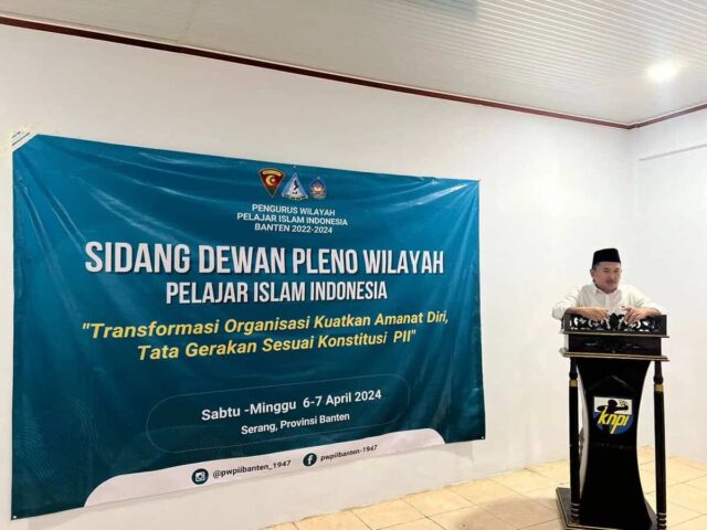 H. Ade Sumardi saat memberikan sambutan dan motivasi kepada PII, pada Sabtu (06/04/2024).