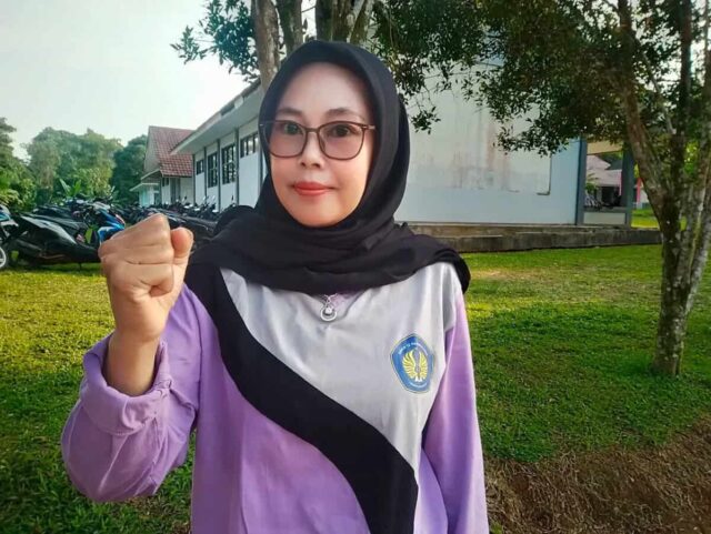 Siti Mudoipah, Kepala Sekolah SMKN 12 Pandeglang.