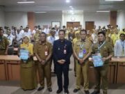 Pejabat (Pj) Bupati Tangerang Andi Ony melepas 100 petugas untuk memeriksa kesehatan, Foto. (Istimewa)