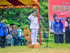 Laksanakan Upacara HUT RI Ke 79, Pemerintah Desa Warungbanten: Merdeka Kemajuan Rudianto, Kepala Desa Warungbanten saat memimpin upacara HUT RI Ke 79 di lapangan wilayah Desa Warungbanten, pada Sabtu (17/08/2024).