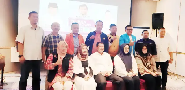 Maesyal Rasyid dan Intan Nurul Hikmah Bersilaturahmi dengan Partai Non-Parlemen Usai Putusan MK pasangan calon bupati dan wakil bupati Kabupaten Tangerang, H. Moch. Maesyal Rasyid dan Intan Nurul Hikmah,Foto.(Istimewa)