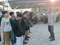 10 Remaja Pelaku Balap Liar Diamankan Polsek Cibadak Para pelaku balap liar diamankan Polsek Cibadak pada Minggu (20/10/2024).