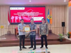 BEM Fisip Untirta Bersama Ketua Bawaslu Kota Serang dan Dekan Fisip Untirta Usai acara diskusi publik